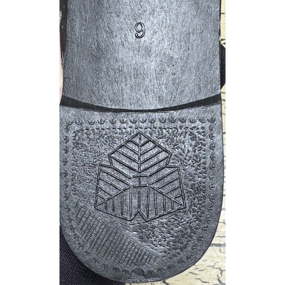 Em & Sprout Luna Moth Canvas Slip On Shoes Women Size 9 Black White Green - Picture 7 of 12